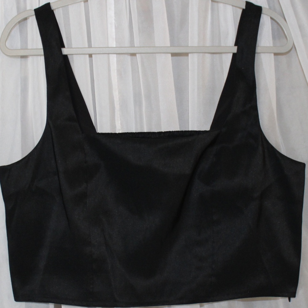NWT A NEW DAY Black, square neck crop top with smocking in the back Sz(L)
